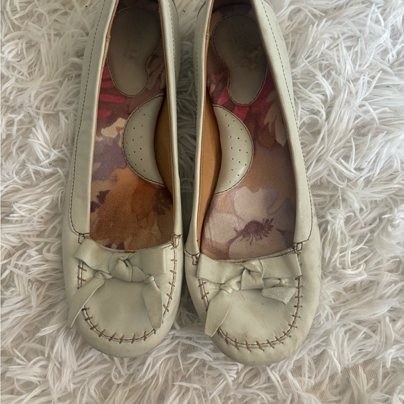 Shoes - Women's Cream Loafers with Bow Detail